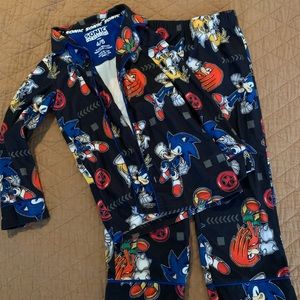 Sonic pajamas size 4/5